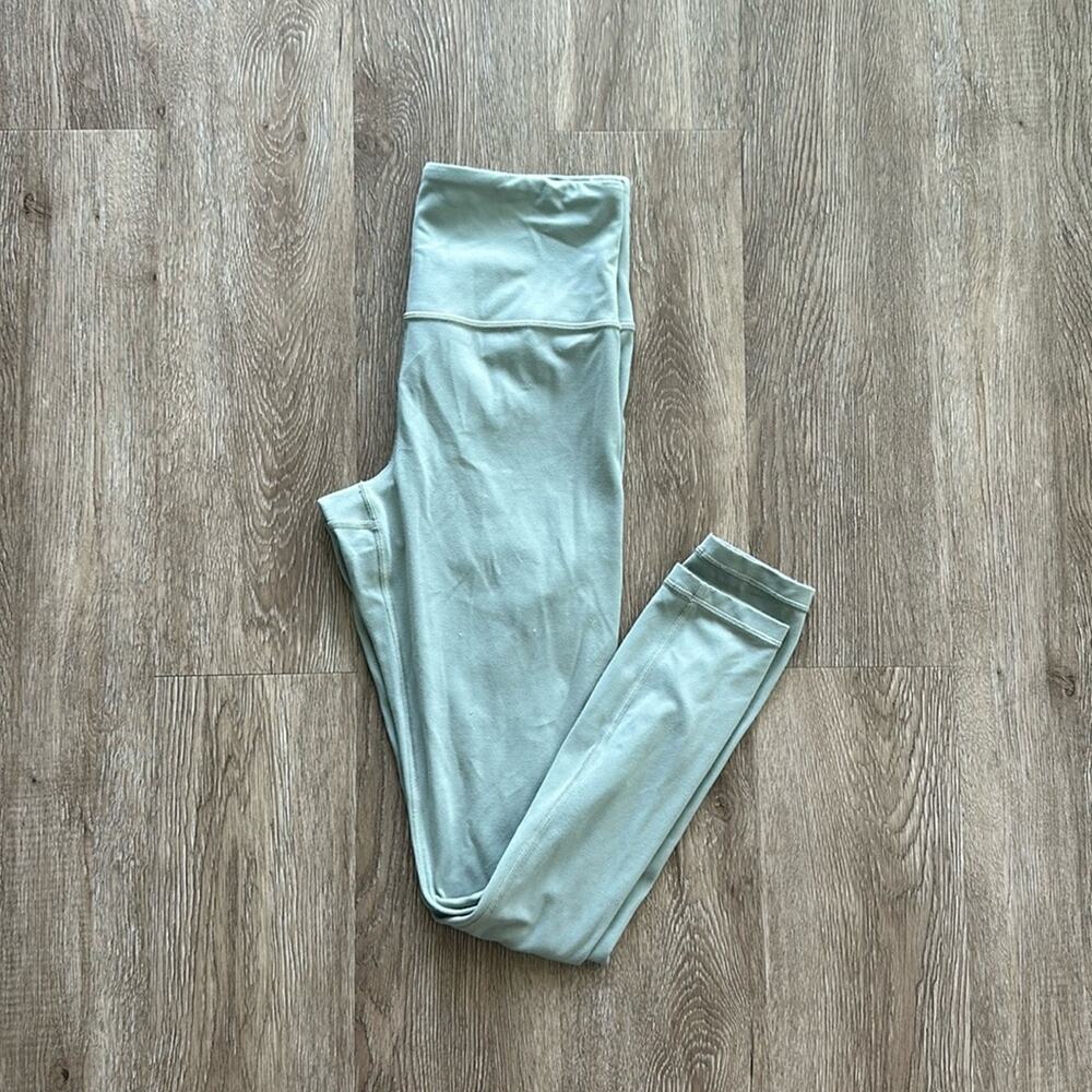 Athleta Elation Ultra High Rise 7/8 Leggings Soft Sage Green Size Small